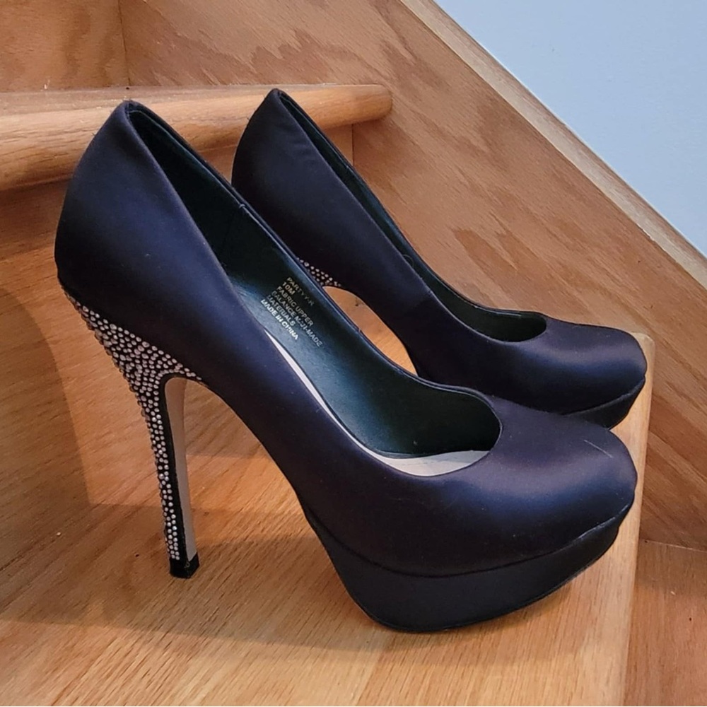 Steven Madden Black High Heels with Rhinestone Detail Heel